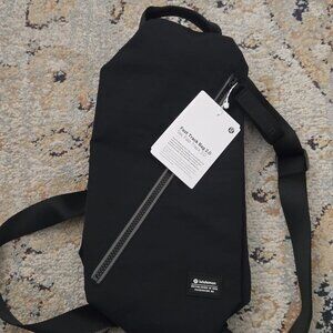 Lululemon Fast Track Bag 2.0